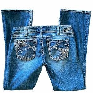 SILVER JEANS Tuesday Bootcut Bling Pocket 30
